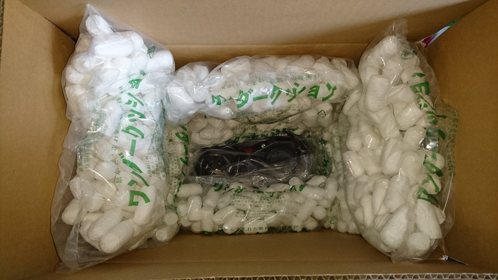梱包。緩衝材は付属