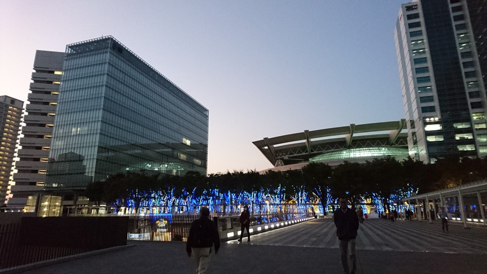 病院出たときの青空。つかの間の晴天だった。