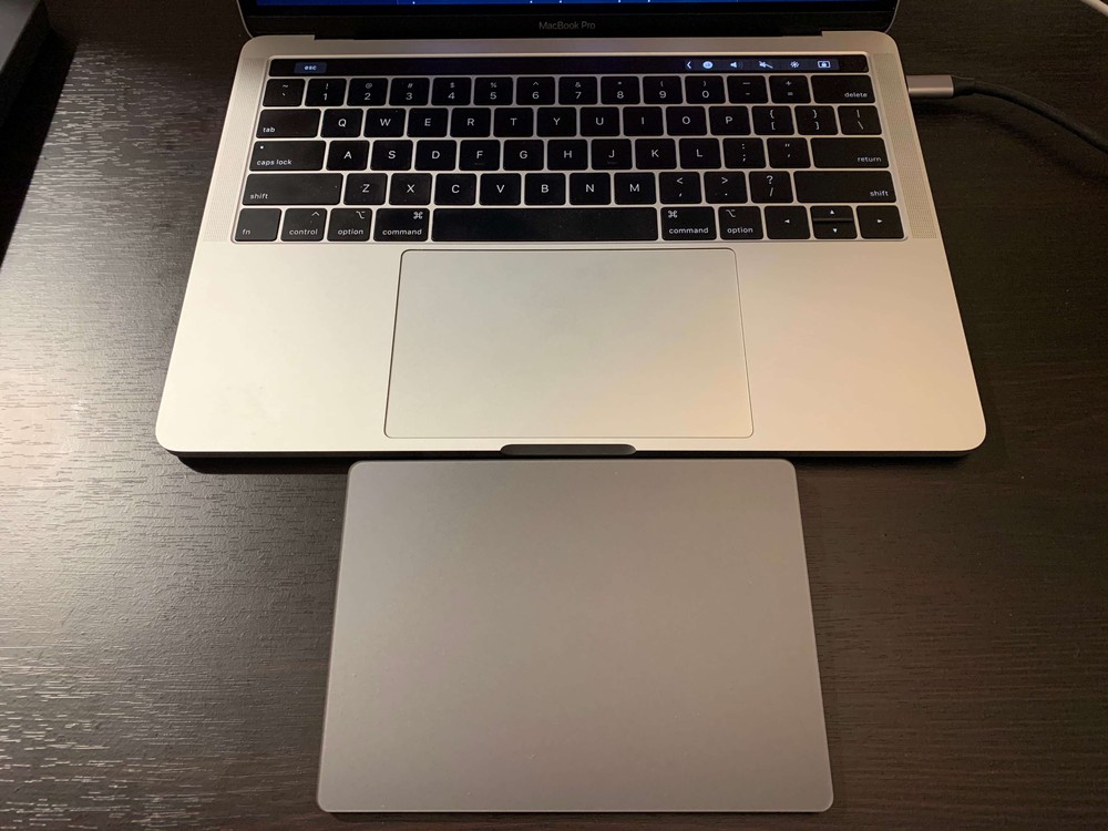 MBP13inchとのトラックパッド比較